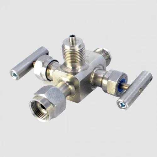 БКН2-35-12Х18Н10Т Блок клапанный 2-х вент. 1/2″NPT(Н)/М20х1,5(В)/М20х1,5(Н), Pу40МПа УТ000017022